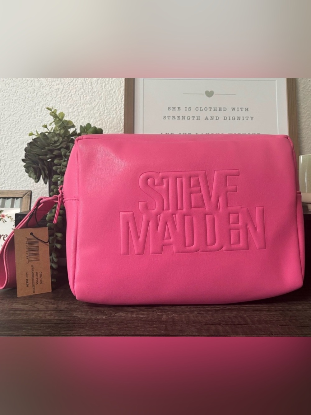 Steven Madden Jumbo Wristlet / Cosmetic Bag Beauty Bundle - Picture 2 of 15